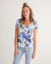 Load image into Gallery viewer, BRAVURAS Women&#39;s V-Neck Tee